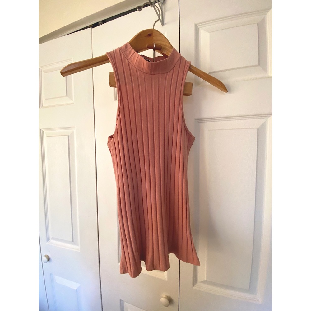 PINK SLEEVELESS TURTLENECK TOP